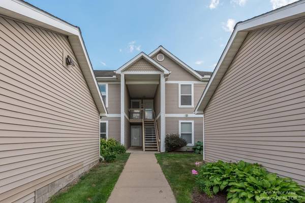 1251 Heatherwood Lane, Ann Arbor, MI 48108