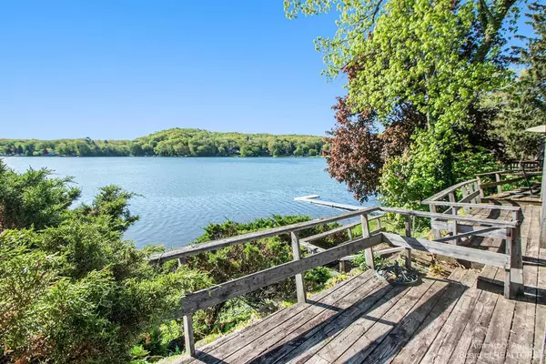 Grass Lake, MI 49240,1212 dockside Drive