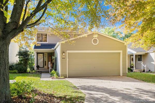 611 Woodcreek Circle, Saline, MI 48176