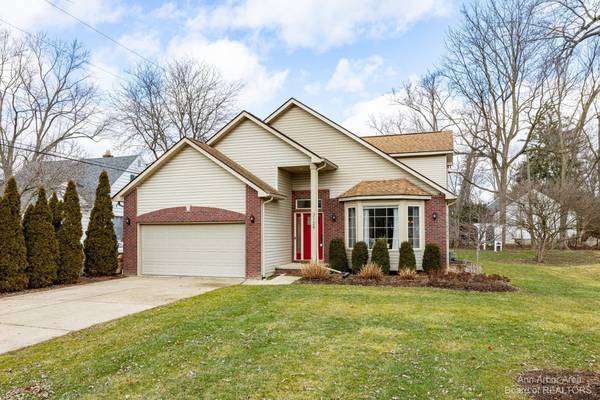 3129 Oakwood Street, Ann Arbor, MI 48104