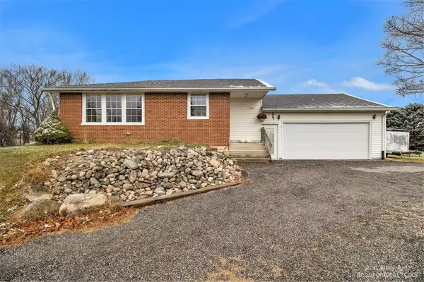 12960 Teachout Road, Manitou Beach, MI 49253