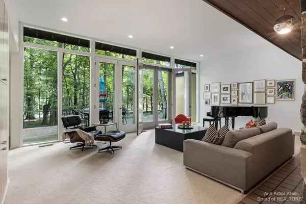 Ann Arbor, MI 48103,2729 Parkridge Drive