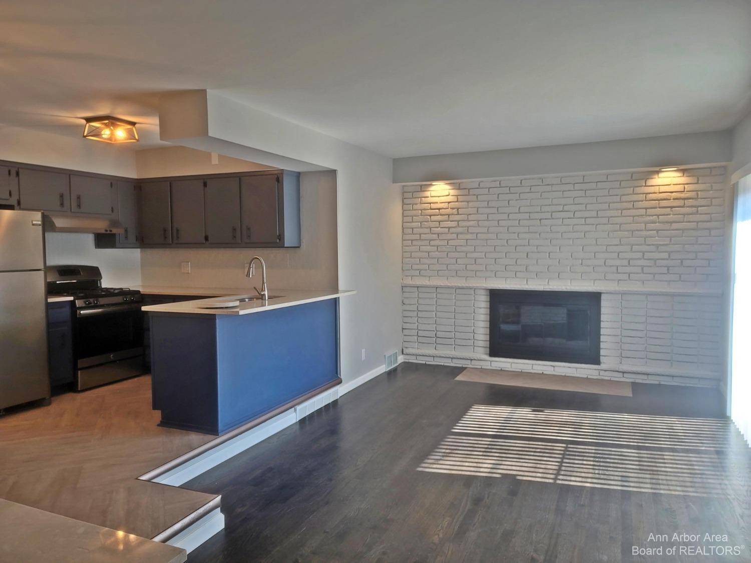 Ann Arbor, MI 48105,2636 Prairie Street