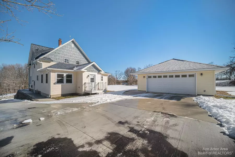 341 W Michigan Avenue, Grass Lake, MI 49240