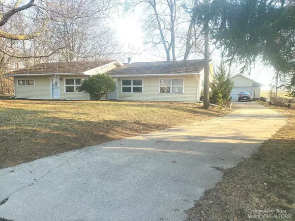 3177 Clinton Macon Road, Clinton, MI 49236