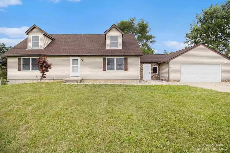 2800 Maute Road, Grass Lake, MI 49240