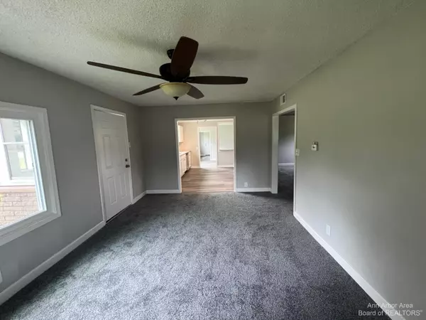 Maybee, MI 48159,9549 Plank Road