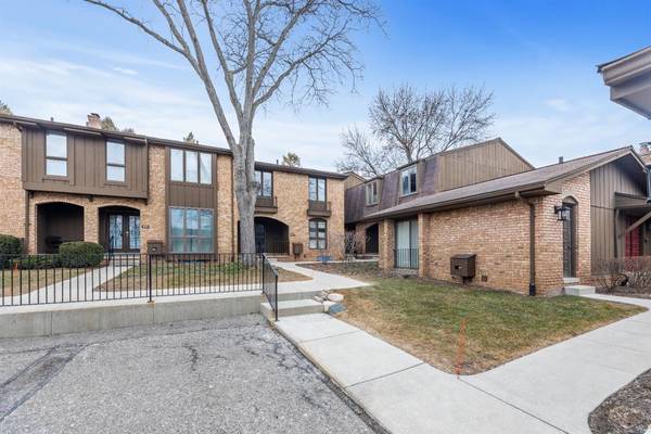 937 Greenhills Drive, Ann Arbor, MI 48105