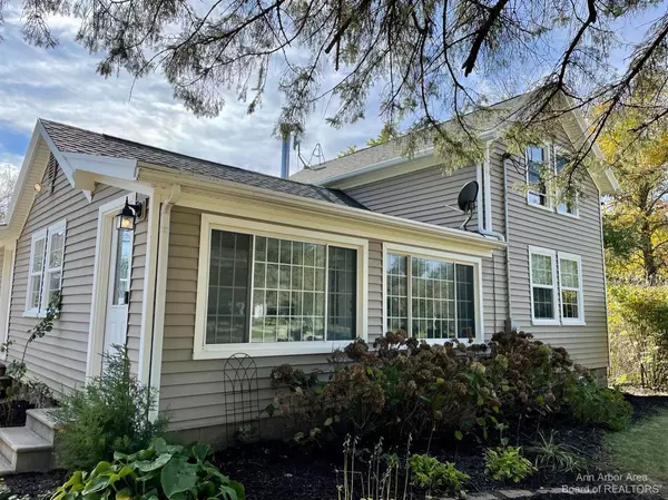 16991 Walker Road, Grass Lake, MI 49240