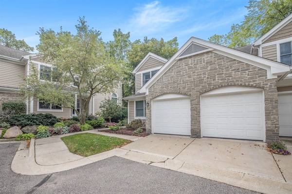 Ann Arbor, MI 48104,2446 Mulberry Court #17