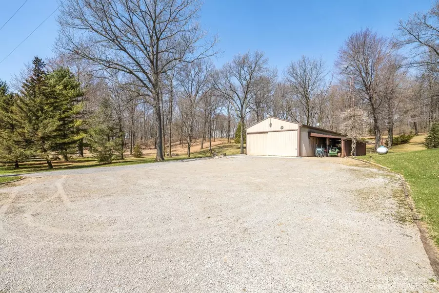 90 Studer Drive, Grass Lake, MI 49240