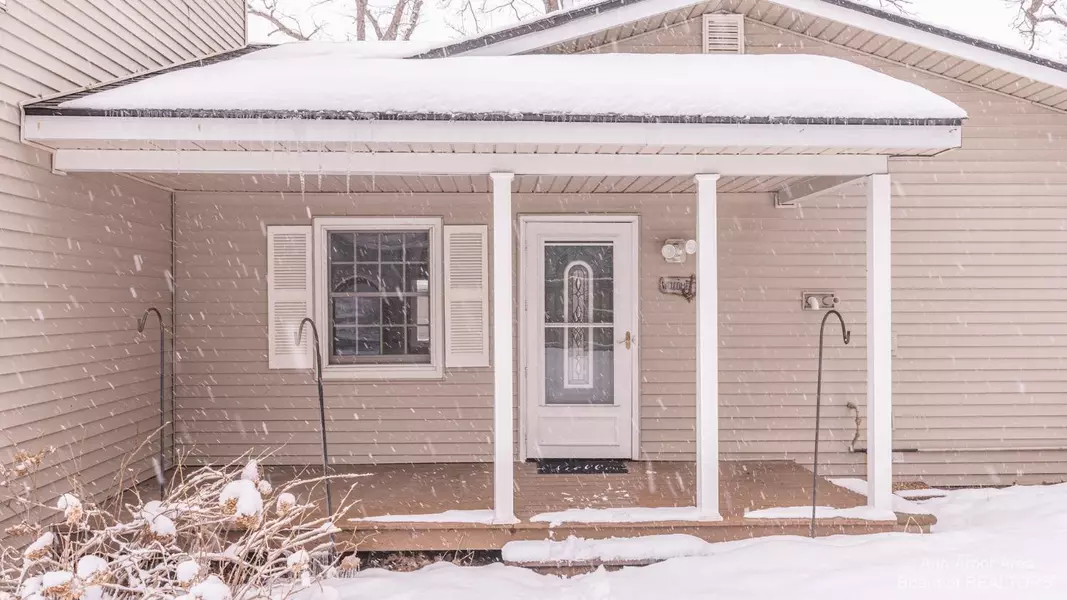 5420 Joslin Lake Drive, Gregory, MI 48137