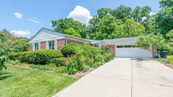 2830 Pebble Creek Drive, Ann Arbor, MI 48108