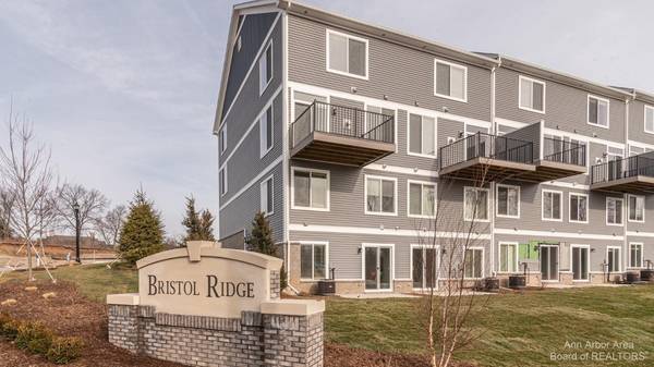 Ann Arbor, MI 48105,2743 Bristol Ridge Drive #16