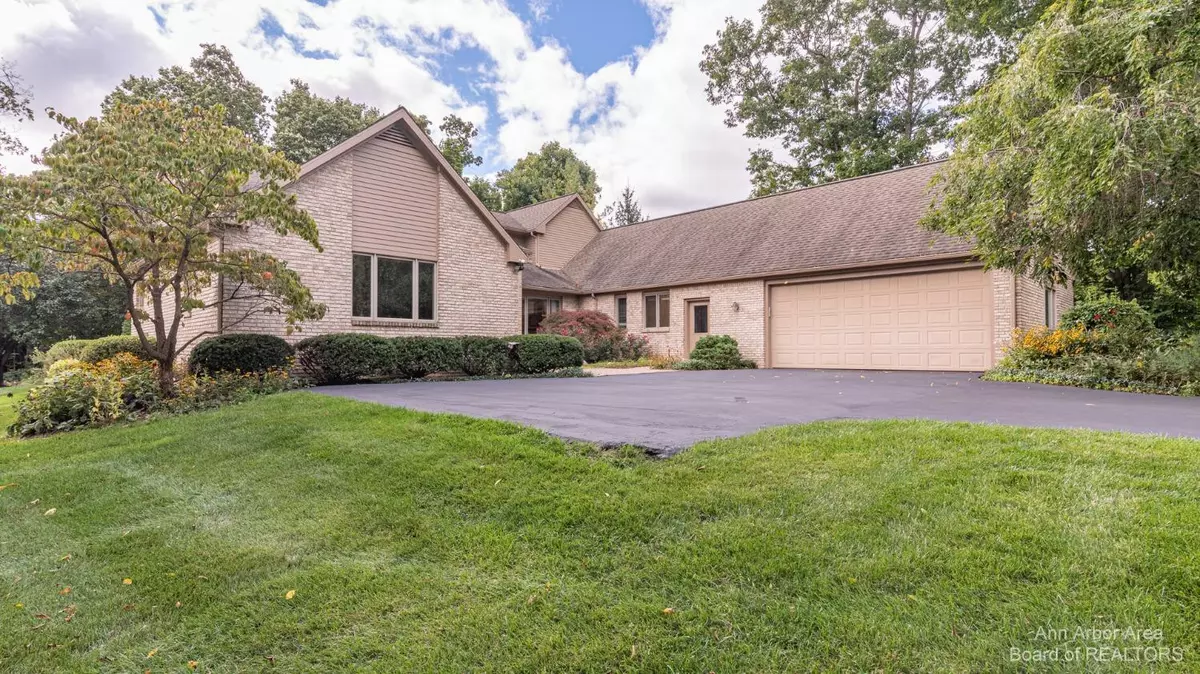 Ann Arbor, MI 48108,4596 Boxwood Court