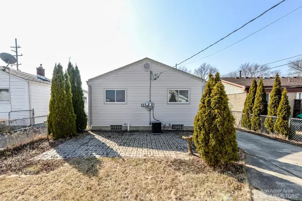 Saint Clair Shores, MI 48081,27724 Elmdale Street