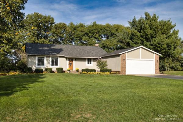 3085 Old Carriage Trail, Brighton, MI 48116