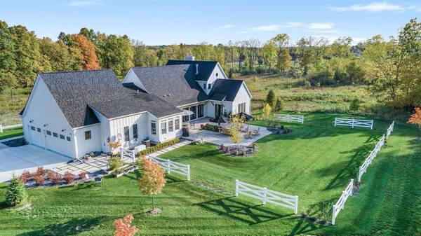 4885 Williamsburg On The River Road, Saline, MI 48176