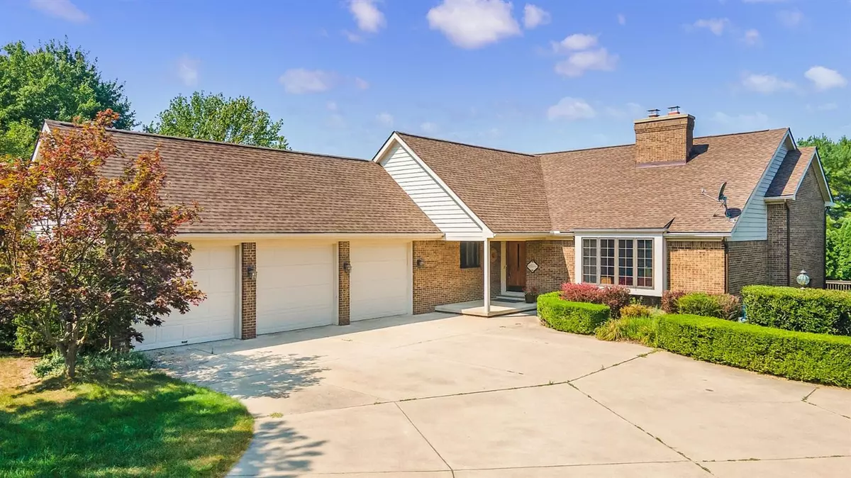 Saline, MI 48176,9217 Sandhill Court