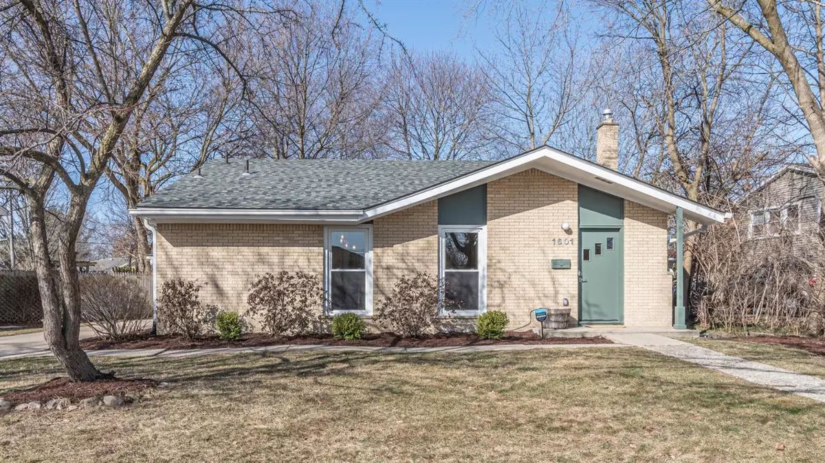 Ann Arbor, MI 48103,1601 Saunders Crescent