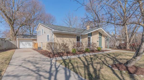 Ann Arbor, MI 48103,1601 Saunders Crescent