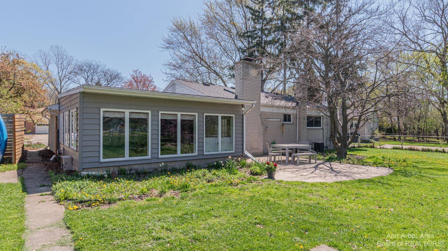 Ann Arbor, MI 48105,2603 Prairie Street