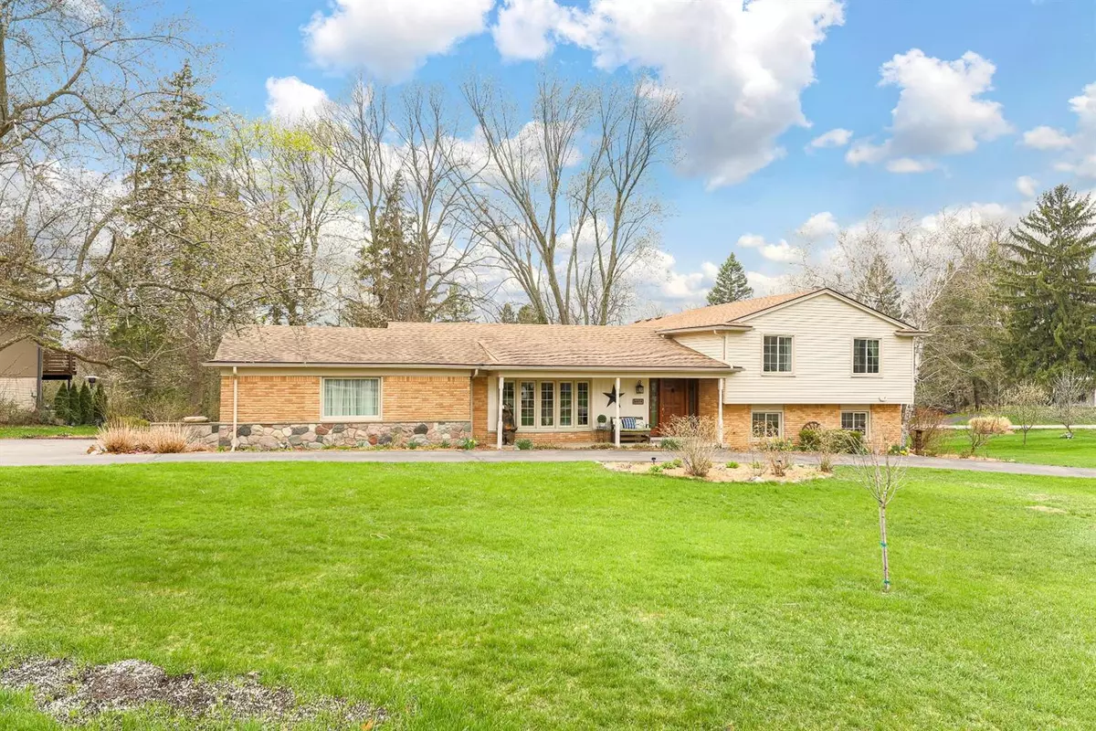 Bloomfield Hills, MI 48302,3712 Thornbrier Way