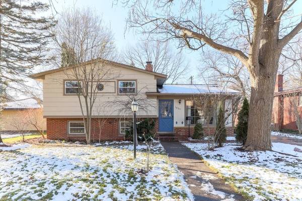 1025 N Maple Road, Ann Arbor, MI 48103