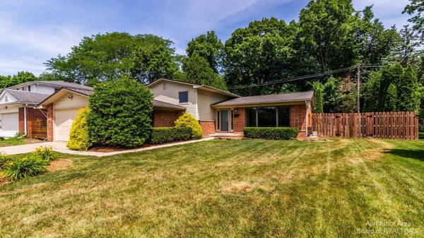 3215 Rumsey Drive, Ann Arbor, MI 48105