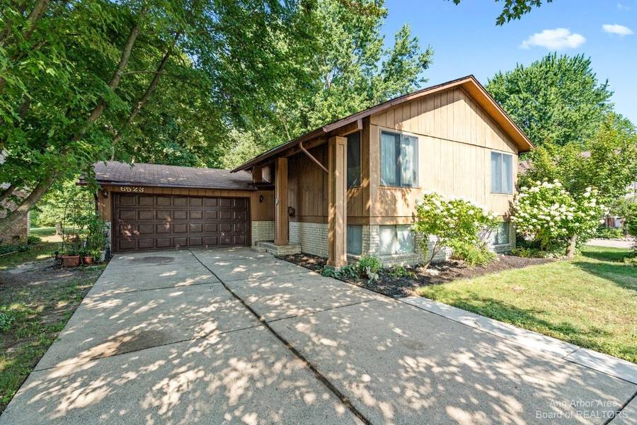 6523 Burnham Drive, Canton, MI 48187