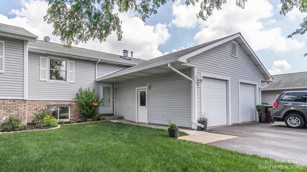 532 River Pointe Court, Milan, MI 48160