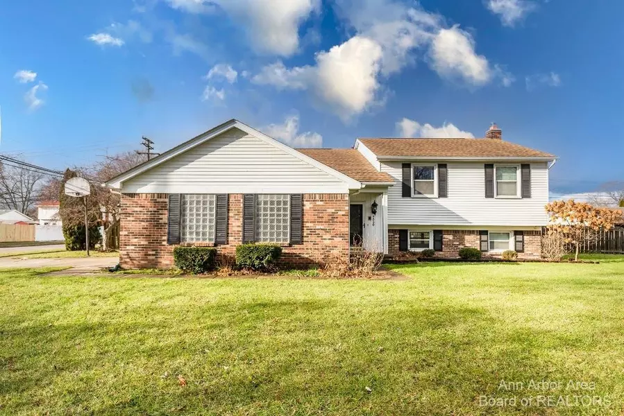 9330 Clippert Street, Taylor, MI 48180