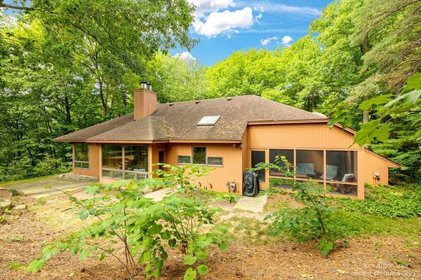 3805 Penberton Court, Ann Arbor, MI 48105