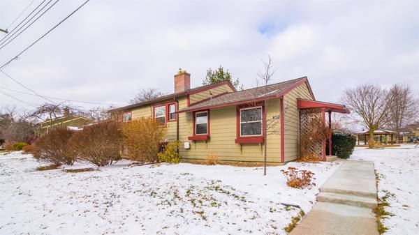 3427 Richard Street, Ann Arbor, MI 48104