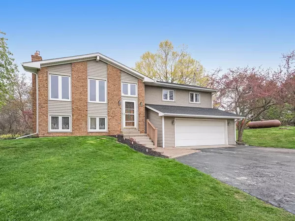 9700 Grossman, Manchester, MI 48158