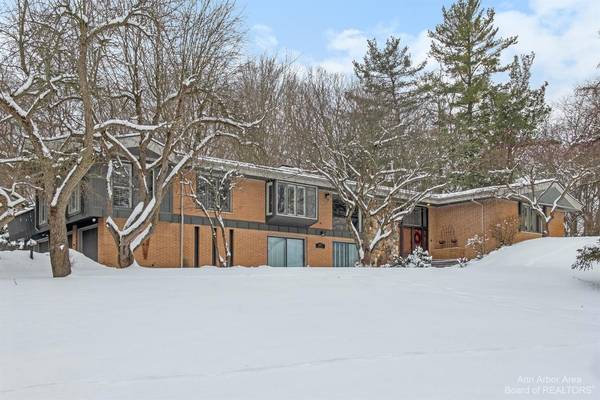 2377 Blueberry Lane, Ann Arbor, MI 48103