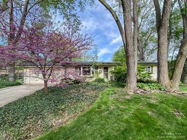 2000 Delafield Drive, Ann Arbor, MI 48105