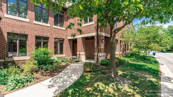 842 Asa Gray Drive, Ann Arbor, MI 48105