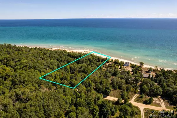 Beaver Island, MI 49782,5 East Side Drive