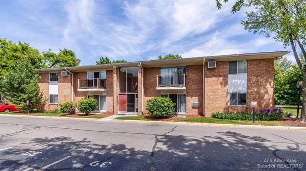 1201 Island Drive #104, Ann Arbor, MI 48105