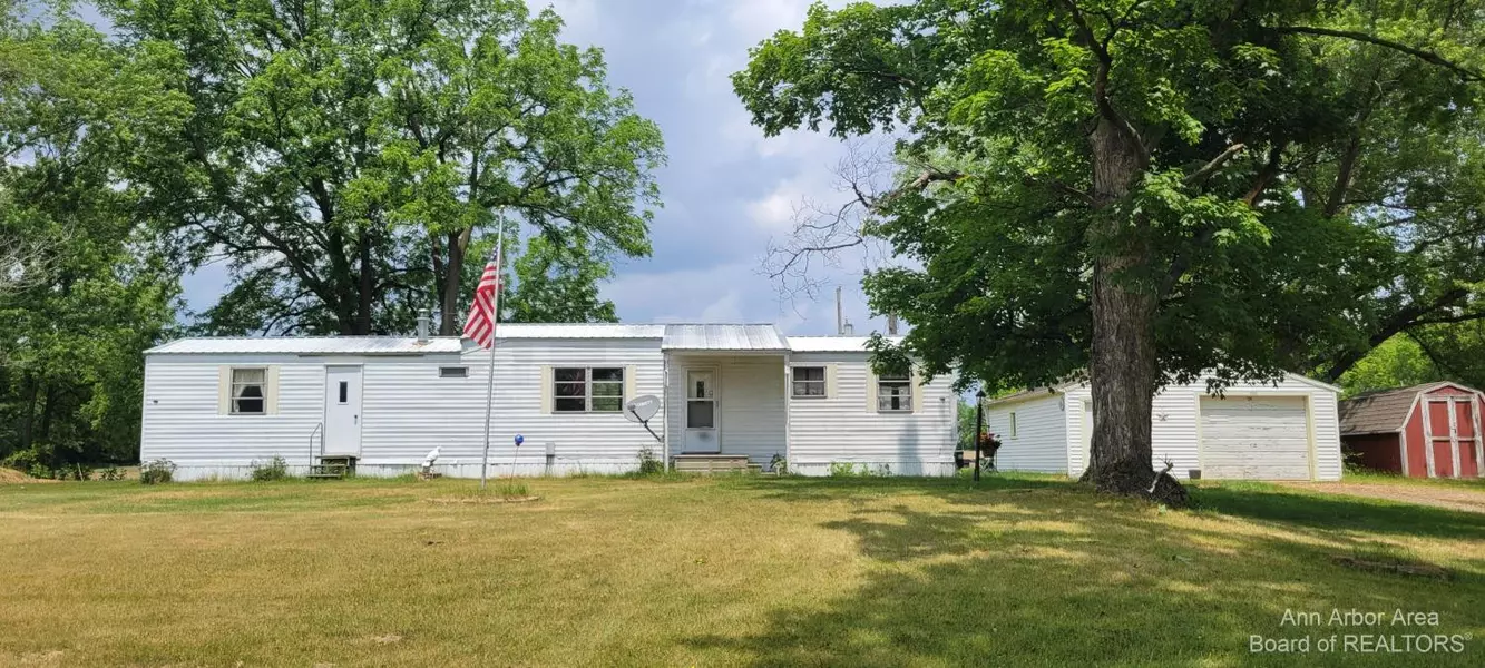 3940 Losey Road, Pleasant Lake, MI 49272