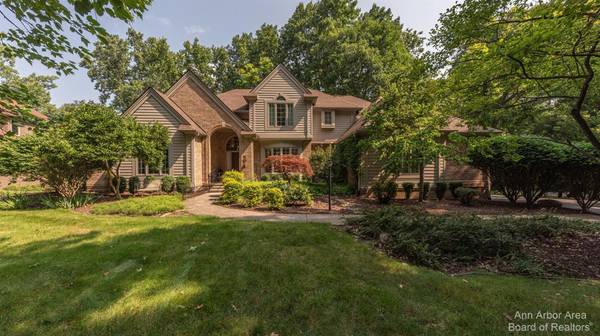 2703 White Oak Drive, Ann Arbor, MI 48103