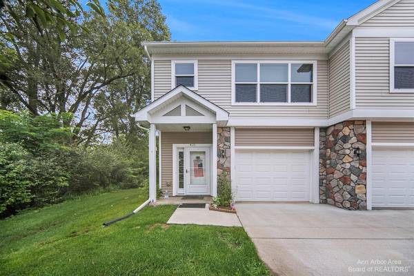 421 Fieldstone Court, Chelsea, MI 48118