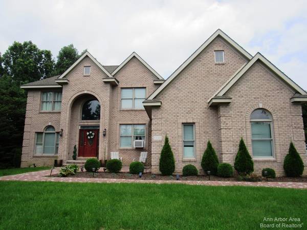 1480 Regents Park Court, Ann Arbor, MI 48108