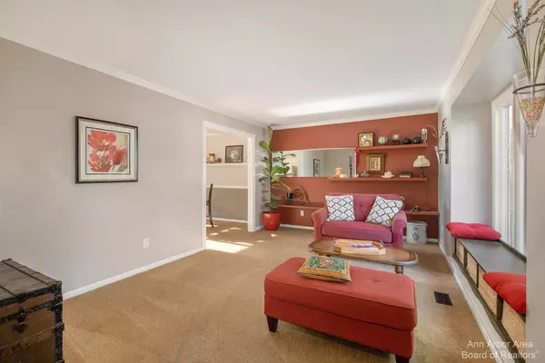 Ann Arbor, MI 48103,4181 Sunset Court