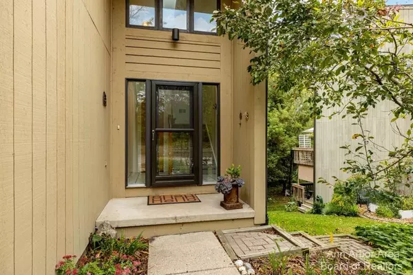 1890 W Liberty Street, Ann Arbor, MI 48103