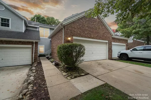 4386 Hillside Drive,  Ann Arbor,  MI 48105