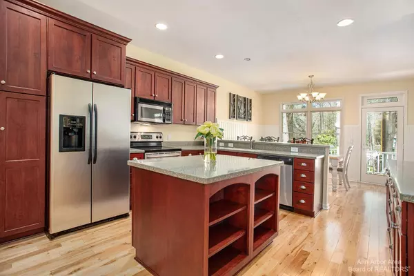 Spring Lake, MI 49456,16480 Springvale Court #55
