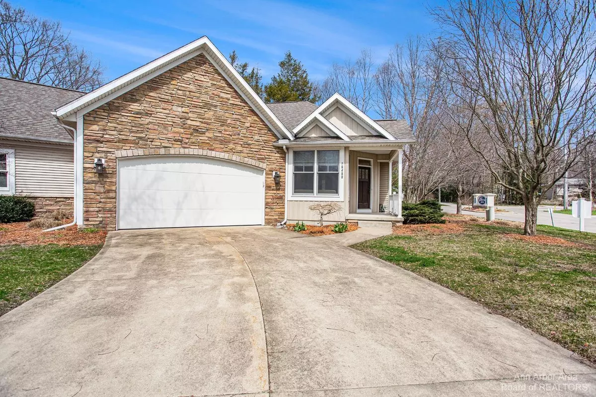 Spring Lake, MI 49456,16480 Springvale Court #55