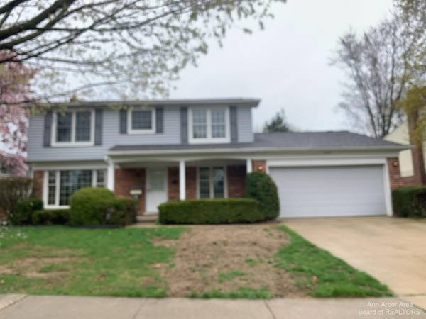 2843 Renfrew Street, Ann Arbor, MI 48105